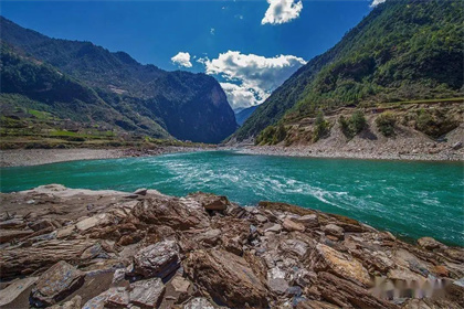 怒江活動策劃：邂逅怒江，探尋峽谷深處的世外桃源